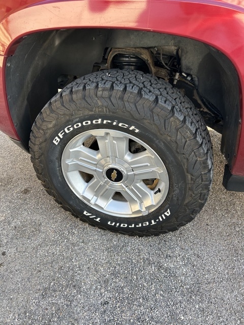 Chevrolet Suburban  2010