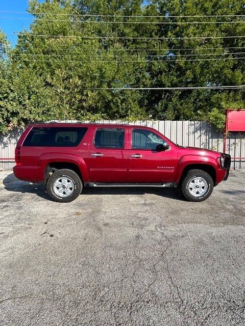 Chevrolet Suburban  2010