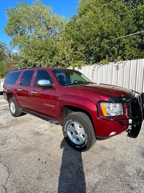 Chevrolet Suburban  2010