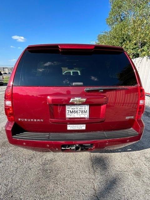 Chevrolet Suburban  2010