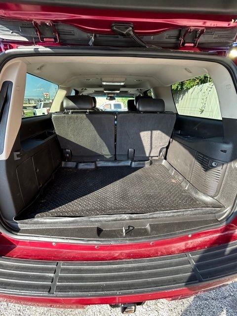 Chevrolet Suburban  2010