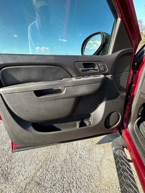 Chevrolet Suburban  2010