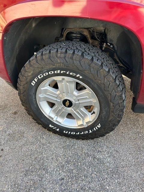 Chevrolet Suburban  2010