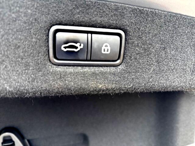 2018 Genesis G90 3.3T Premium photo 18