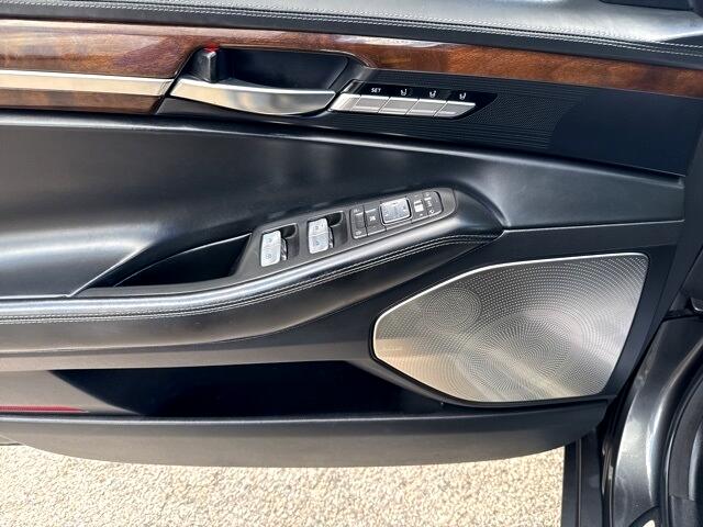 2018 Genesis G90 3.3T Premium photo 25
