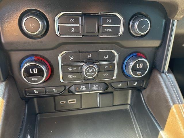 Chevrolet Suburban  2022