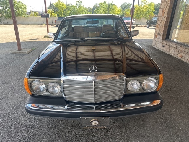 1985 Mercedes Benz 300 photo 2