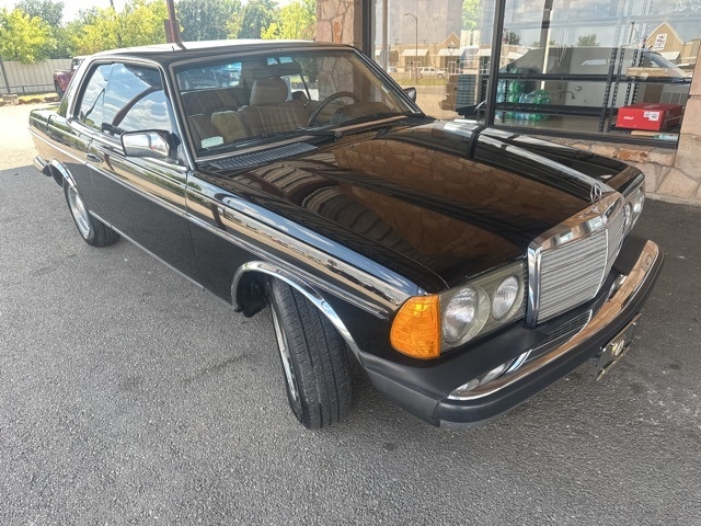 1985 Mercedes Benz 300 photo 3