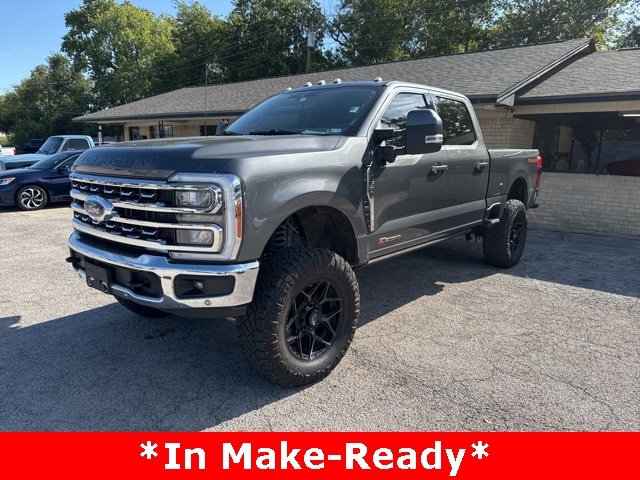 2023 Ford F-250 Lariat photo 2