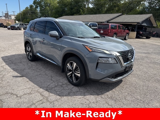 2022 Nissan Rogue SL photo 2