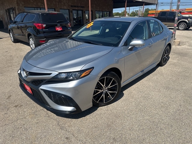 2023 Toyota Camry SE photo 2