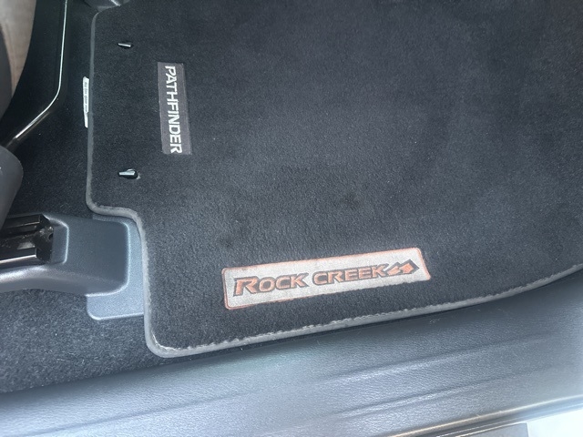 Nissan Pathfinder  2020