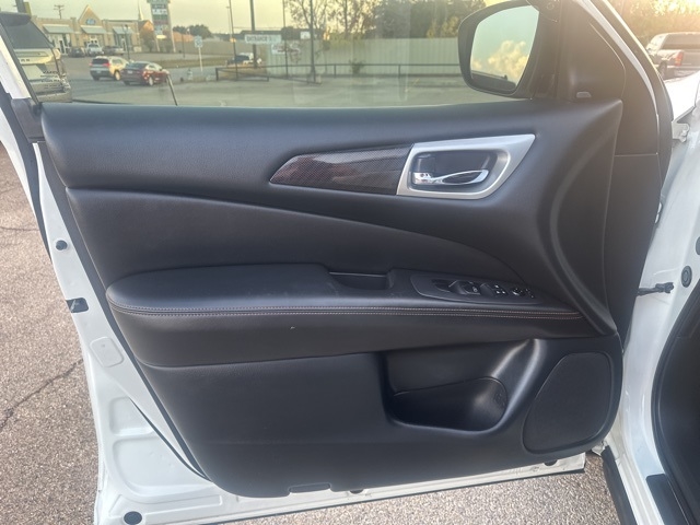 Nissan Pathfinder  2020