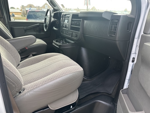 Chevrolet Express Passenger  2019