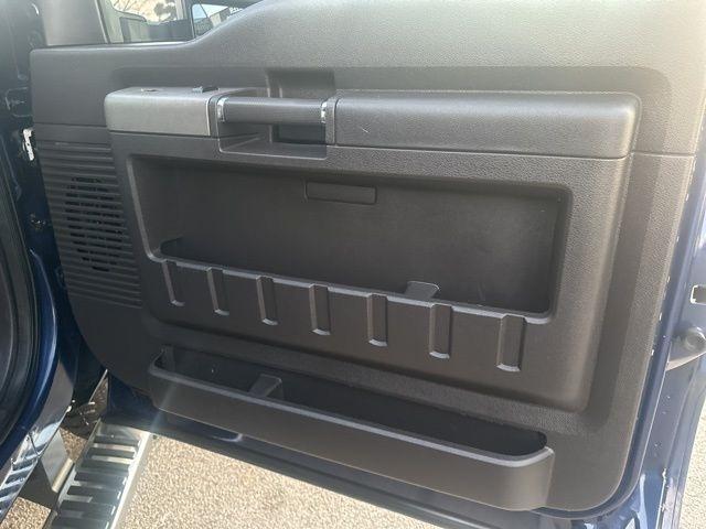 Ford Super Duty F-350 SRW  2011