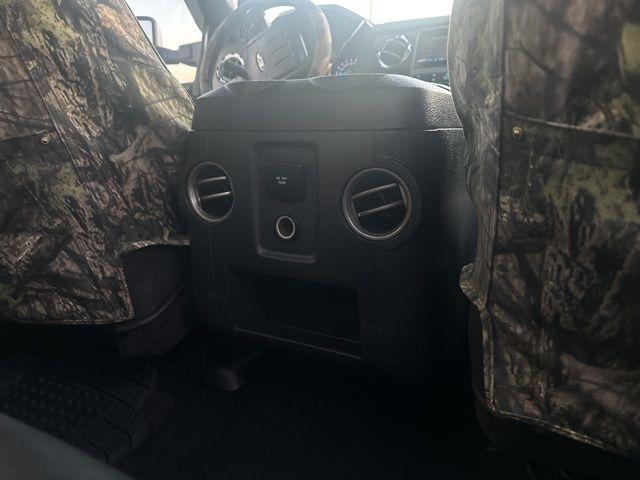 Ford Super Duty F-350 SRW  2011