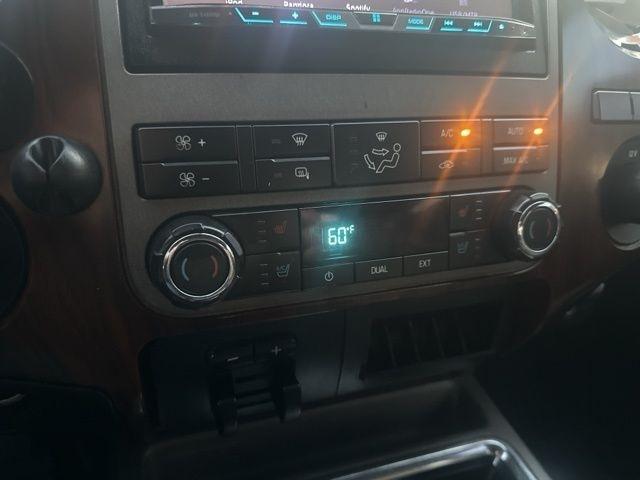 Ford Super Duty F-350 SRW  2011