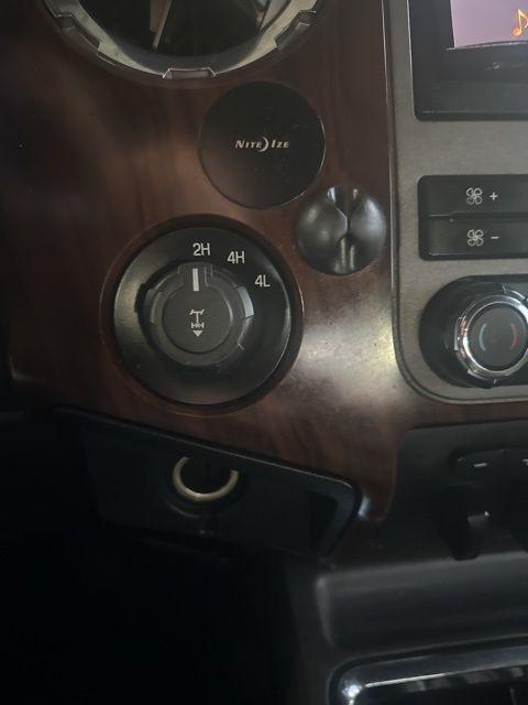 Ford Super Duty F-350 SRW  2011