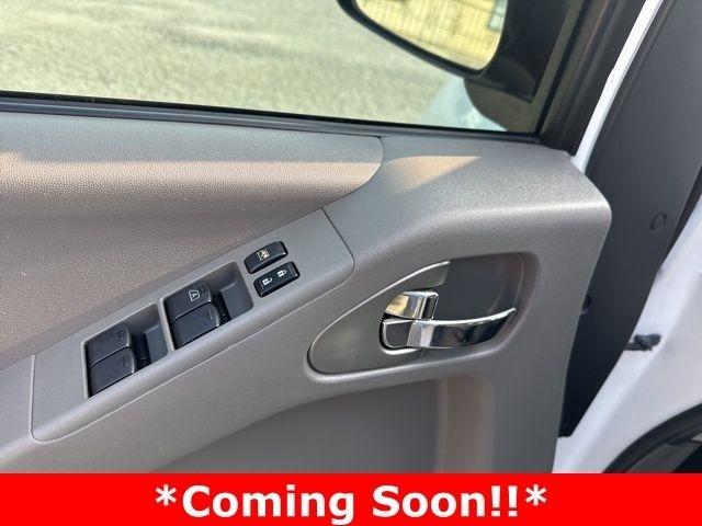 Nissan Frontier  2012