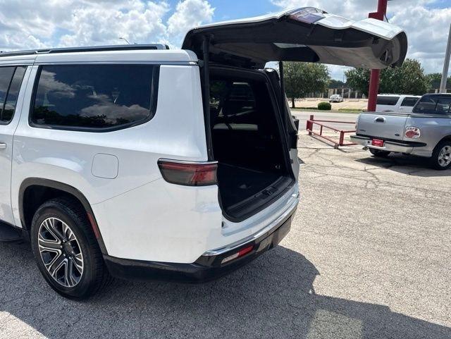 Jeep Wagoneer L  2023