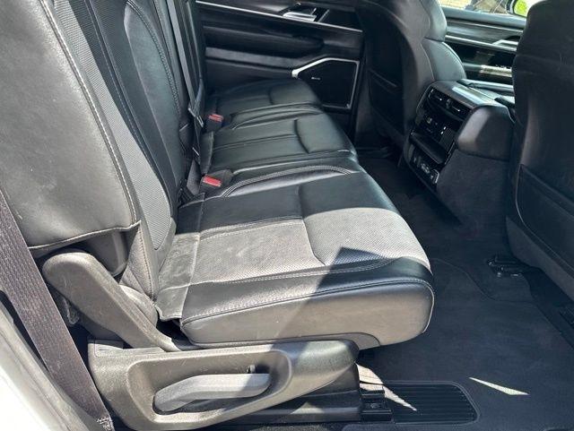 Jeep Wagoneer L  2023