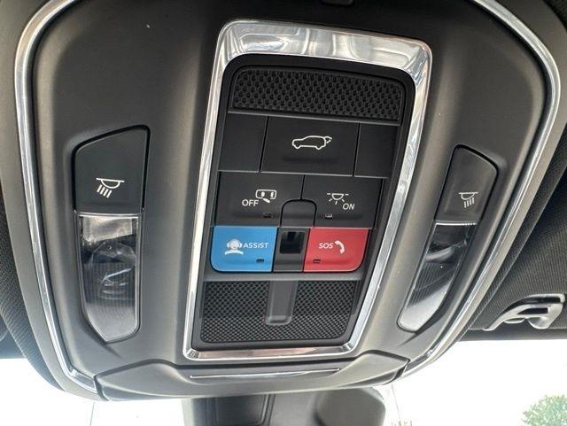 Jeep Wagoneer L  2023