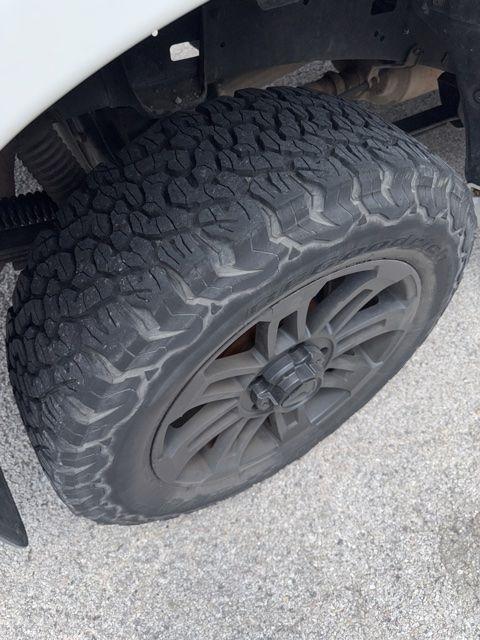Toyota Tundra 4WD Truck  2013