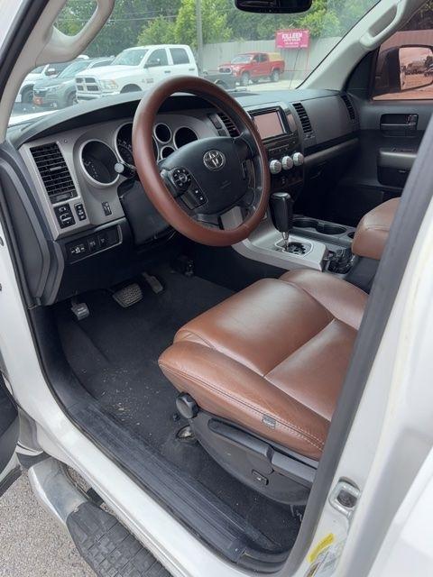 Toyota Tundra 4WD Truck  2013