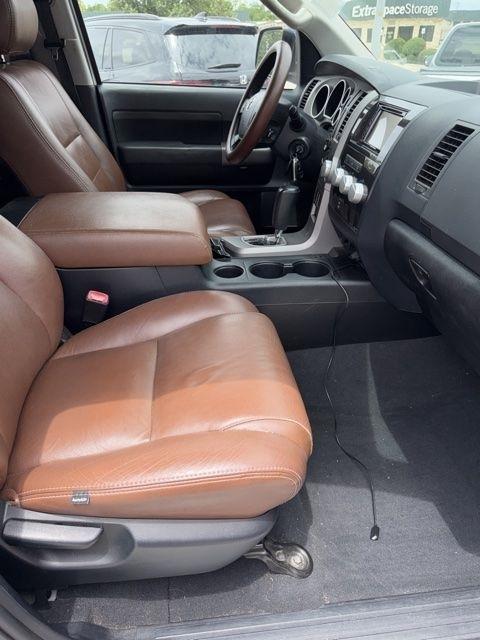 Toyota Tundra 4WD Truck  2013
