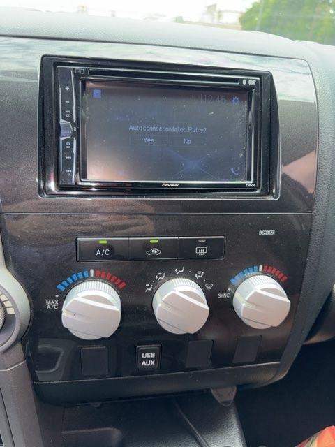 Toyota Tundra 4WD Truck  2013