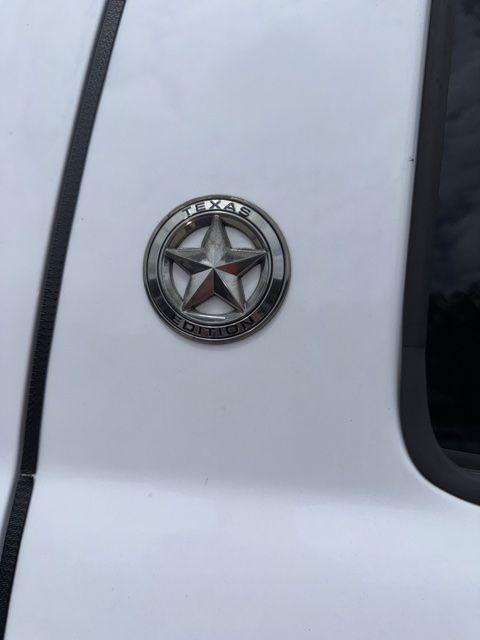 Toyota Tundra 4WD Truck  2013