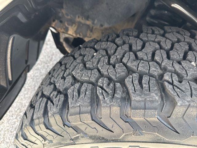 Toyota Tundra 4WD Truck  2013