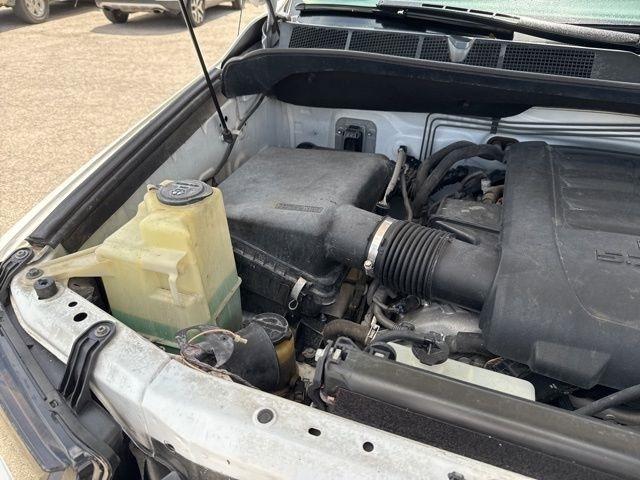 Toyota Tundra 4WD Truck  2013
