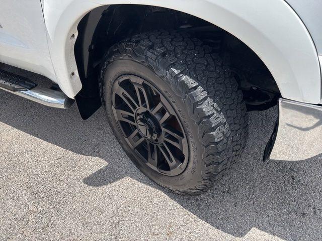Toyota Tundra 4WD Truck  2013