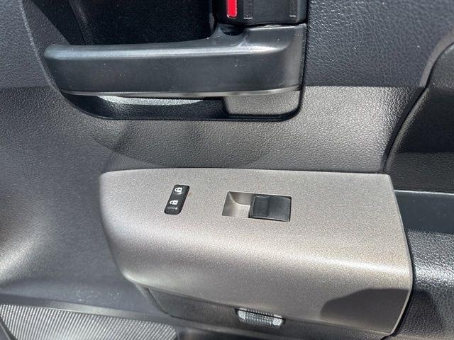 Toyota Tundra 4WD Truck  2013