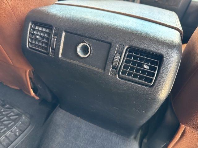 Toyota Tundra 4WD Truck  2013