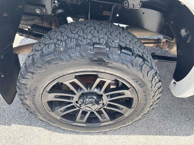 Toyota Tundra 4WD Truck  2013