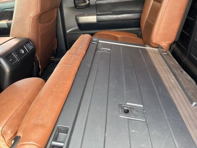 Toyota Tundra 4WD Truck  2013