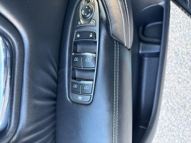 Nissan Armada  2017