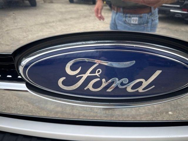 Ford Super Duty F-350 SRW  2015