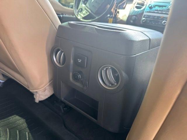 Ford Super Duty F-250 SRW  2012