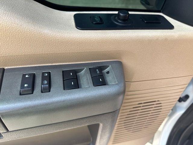 Ford Super Duty F-250 SRW  2012