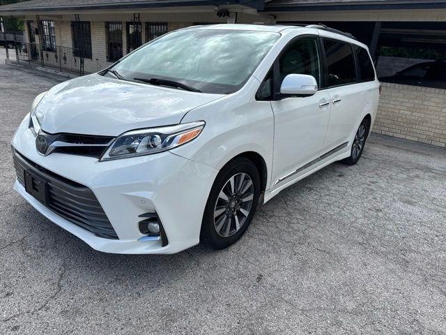 Toyota Sienna  2019