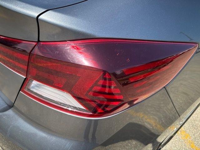 Hyundai Elantra  2019