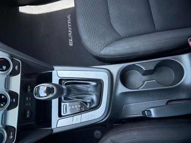 Hyundai Elantra  2019