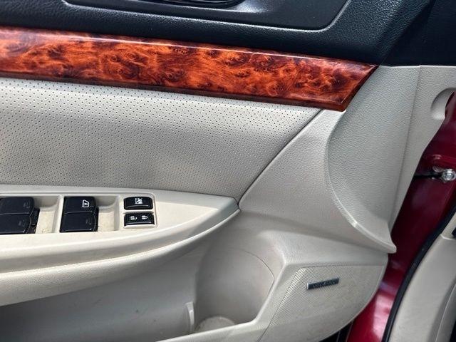 Subaru Outback  2011