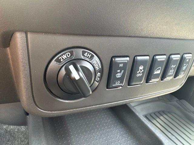 Nissan Xterra  2014
