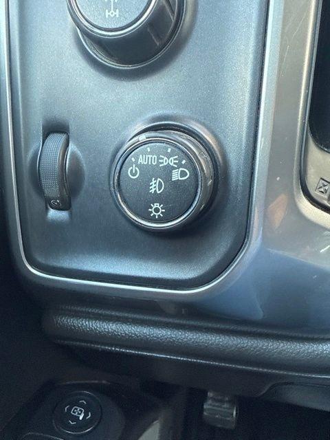 Chevrolet Silverado 2500HD Built After Aug 14  2015