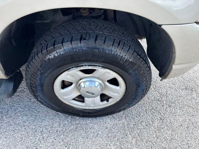 Ford Explorer  2004