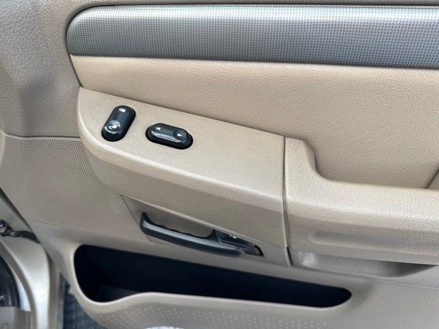Ford Explorer  2004